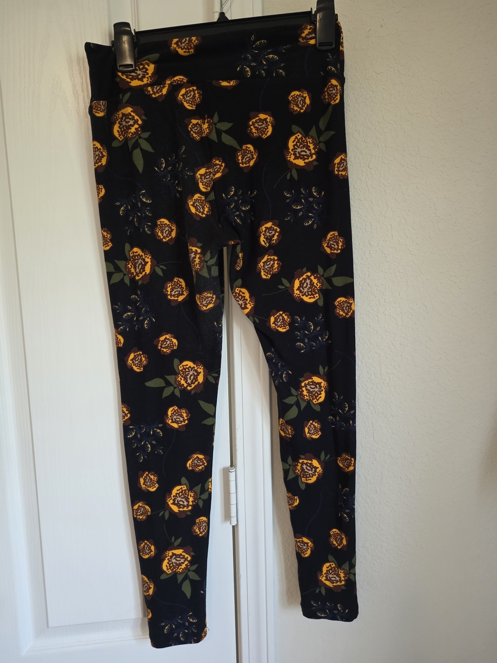 Ladies LULAROE Black Leggings with Yellow Floral Print